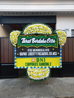 Papan Bunga Duka di Maitara Tengah
