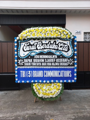 Papan Bunga Duka di Maitara Tengah